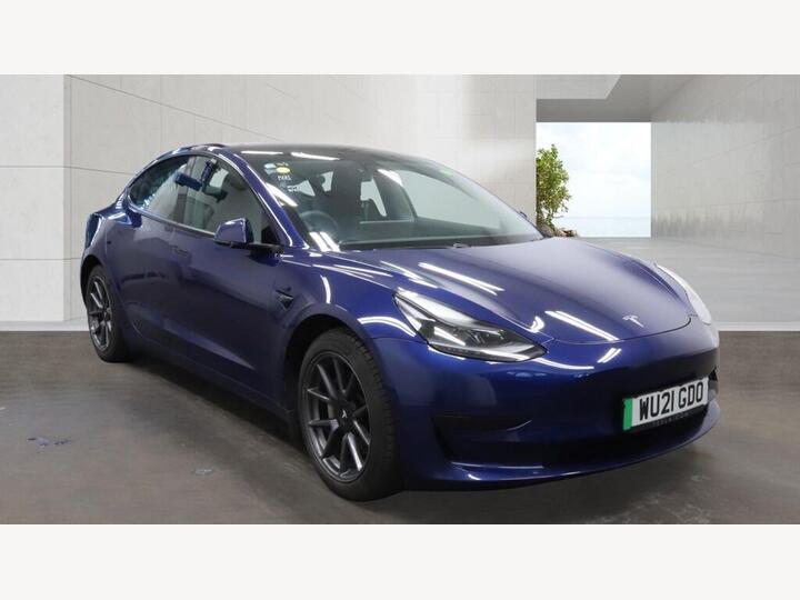 Tesla Model 3 Standard Range Plus Auto RWD 4dr