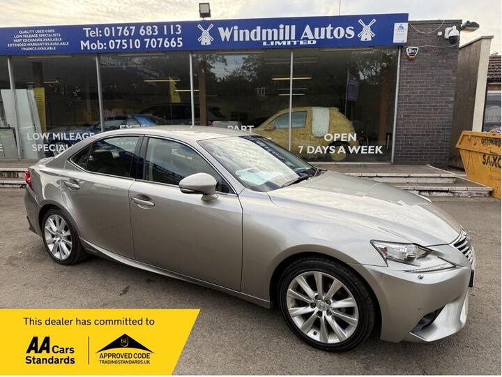 Lexus IS 2.5 300h Advance E-CVT Euro 6 (s/s) 4dr