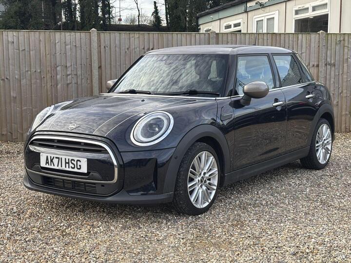 MINI HATCH 1.5 Cooper Exclusive Steptronic Euro 6 (s/s) 5dr