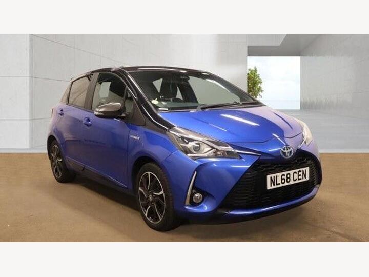 Toyota Yaris 1.5 VVT-h Blue Bi-Tone E-CVT Euro 6 (s/s) 5dr