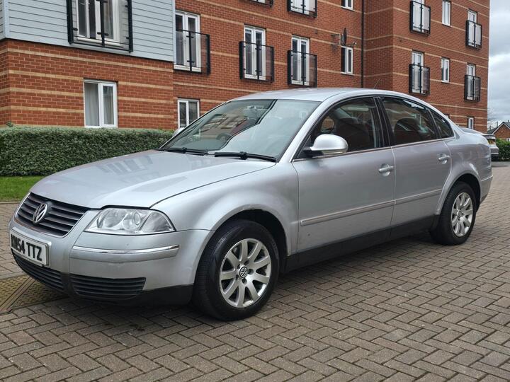 Volkswagen Passat 1.9 TDI PD Highline 4dr Volkswagen Passat 1.9 TDI PD Highline 4dr