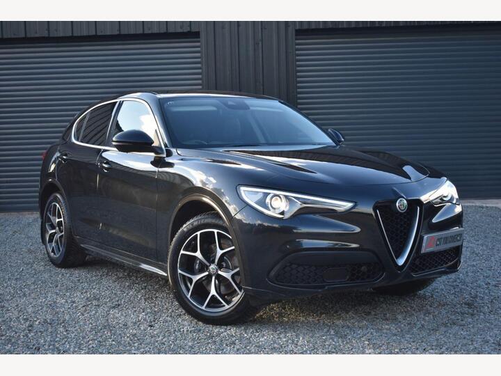 Alfa Romeo STELVIO 2.0T Lusso Ti Auto Q4 AWD Euro 6 (s/s) 5dr Alfa Romeo STELVIO 2.0T Lusso Ti Auto Q4 AWD Euro 6 (s/s) 5dr