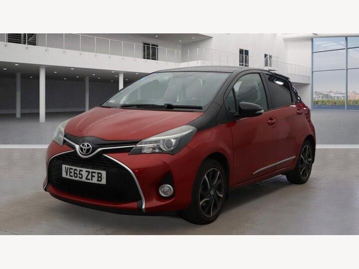 Toyota Yaris 1.33 Dual VVT-i Design Euro 6 5dr Toyota Yaris 1.33 Dual VVT-i Design Euro 6 5dr
