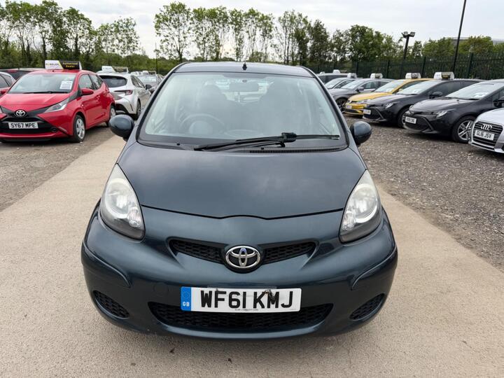 Toyota AYGO 1.0 VVT-i Ice Euro 5 5dr