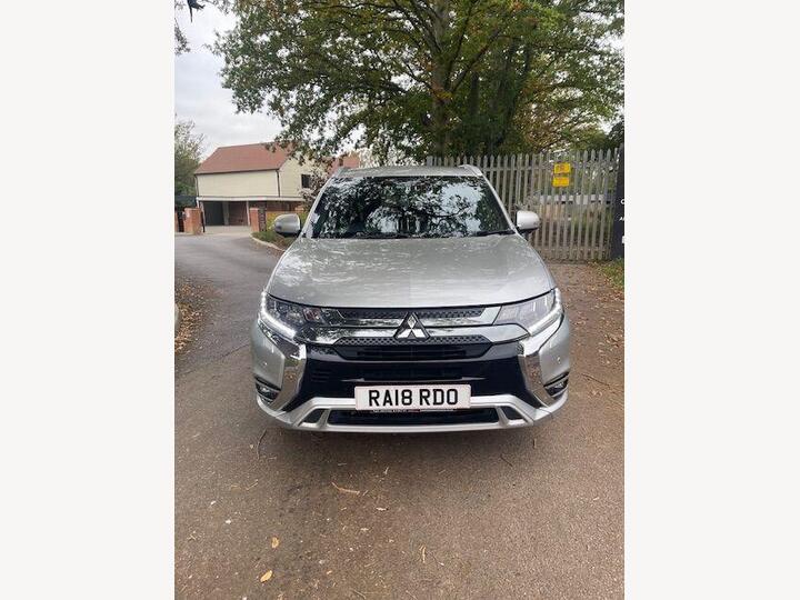 Mitsubishi Outlander 2.4h TwinMotor 13.8kWh 4h CVT 4WD Euro 6 (s/s) 5dr Mitsubishi Outlander 2.4h TwinMotor 13.8kWh 4h CVT 4WD Euro 6 (s/s) 5dr