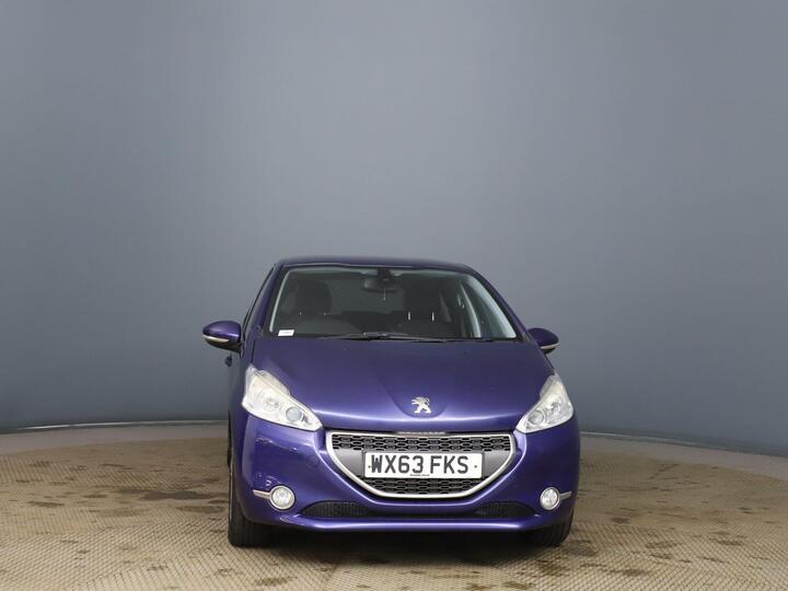 Peugeot 208 1.2 VTi Allure Euro 5 5dr