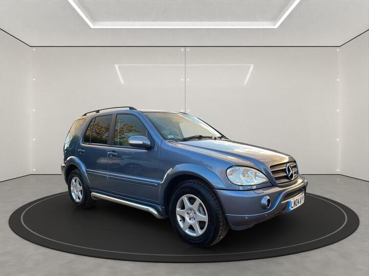 Mercedes-Benz M Class 2.7 ML270 CDI 5dr Mercedes-Benz M Class 2.7 ML270 CDI 5dr