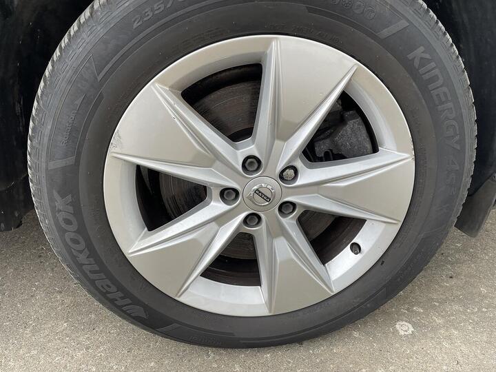 Volvo XC60 2.0 B4 MHEV Momentum Auto AWD Euro 6 (s/s) 5dr