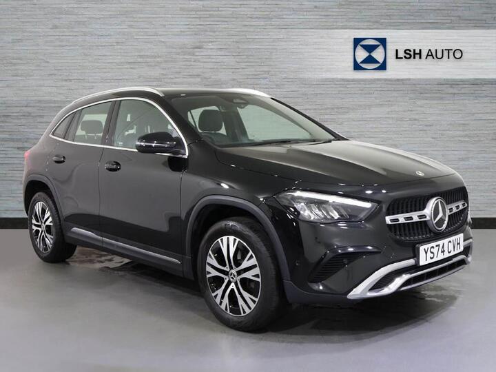 Mercedes-Benz GLA Class 2.0 GLA200d Sport (Executive) 8G-DCT Euro 6 (s/s) 5dr Mercedes-Benz GLA Class 2.0 GLA200d Sport (Executive) 8G-DCT Euro 6 (s/s) 5dr