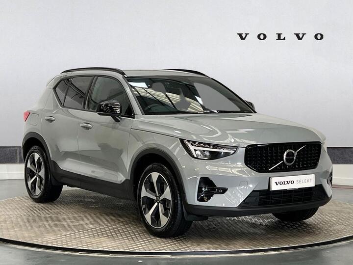 Volvo XC40 2.0 B3 MHEV Plus DCT Auto Euro 6 (s/s) 5dr