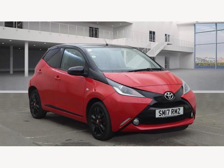 Toyota AYGO 1.0 VVT-i X-cite 4 Red Bi-Tone Euro 6 5dr
