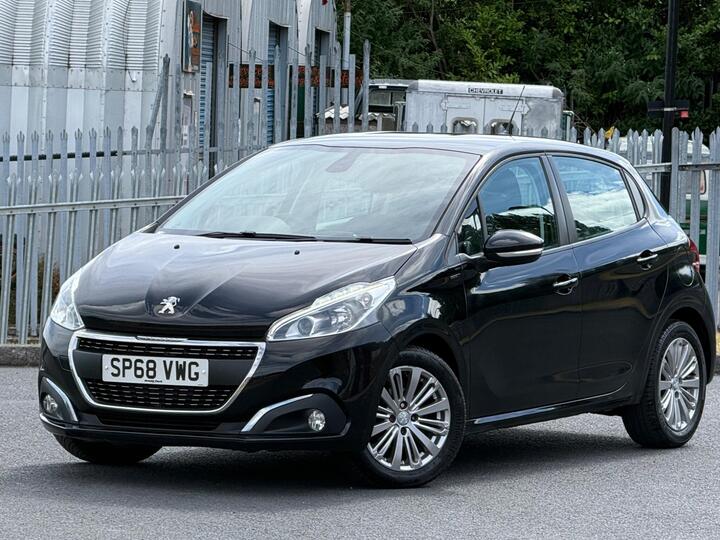 Peugeot 208 1.2 PureTech Signature Euro 6 (s/s) 5dr