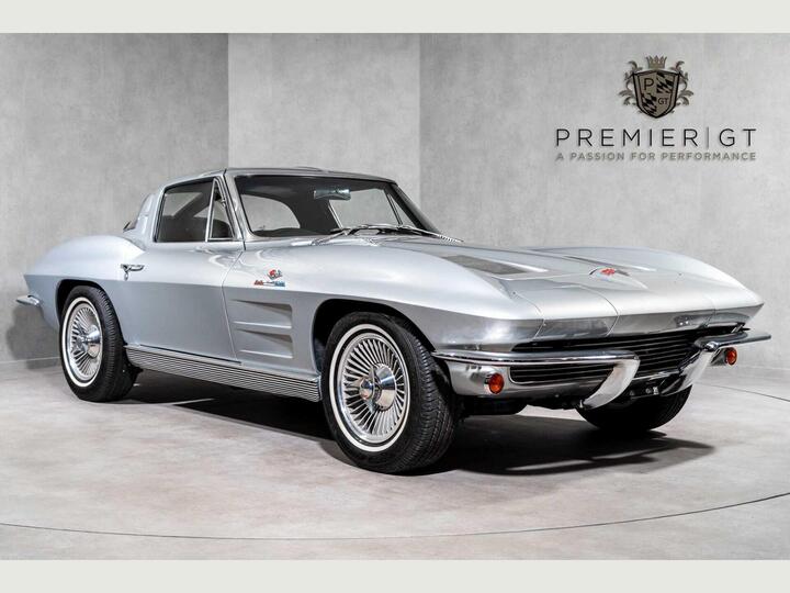 Chevrolet Corvette Stingray SPLIT WINDOW MANUAL FUELIE. FULL RESTO. MATCHING NUMBERS. IMMACULATE.