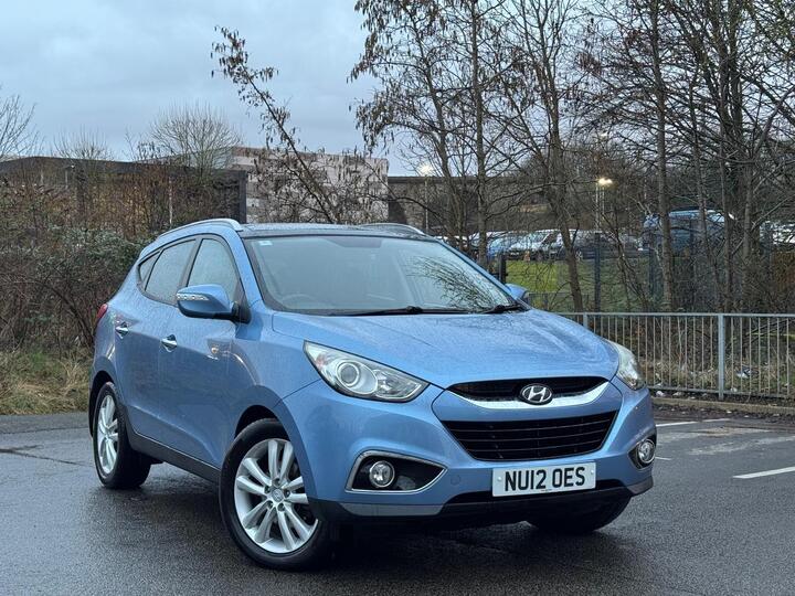 Hyundai Ix35 2.0 CRDi Premium Auto 4WD Euro 5 5dr Hyundai Ix35 2.0 CRDi Premium Auto 4WD Euro 5 5dr