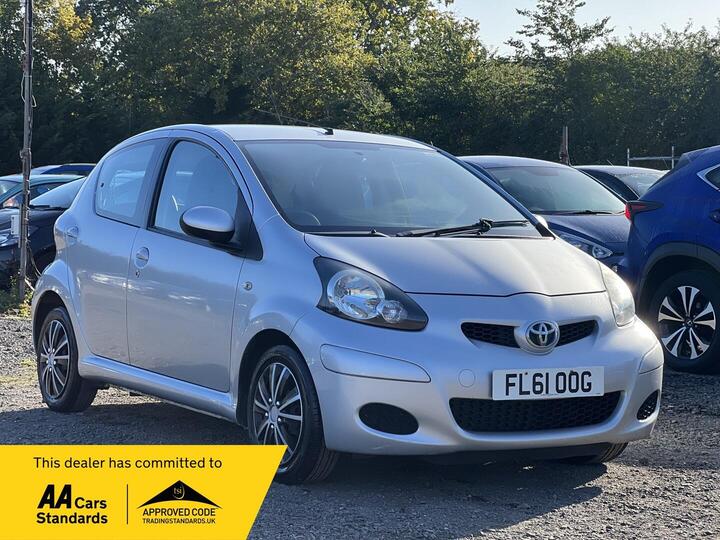 Toyota AYGO 1.0 VVT-i Ice Euro 5 5dr