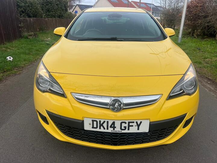 Vauxhall Astra GTC 2.0 CDTi SRi Euro 5 (s/s) 3dr Vauxhall Astra GTC 2.0 CDTi SRi Euro 5 (s/s) 3dr