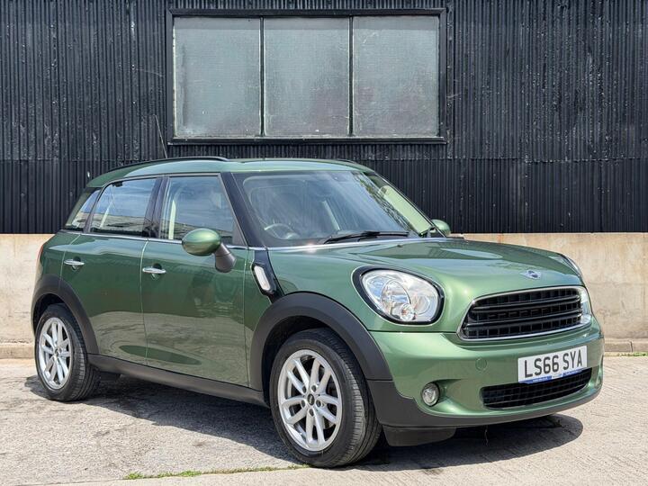 MINI Countryman 1.6 Cooper Euro 5 (s/s) 5dr MINI Countryman 1.6 Cooper Euro 5 (s/s) 5dr