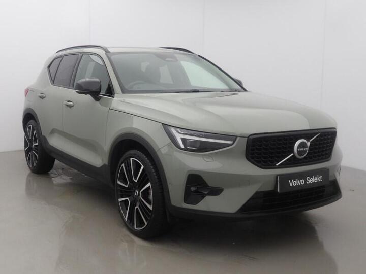 Volvo XC40 2.0 B4 MHEV Ultra Dark DCT Auto Euro 6 (s/s) 5dr