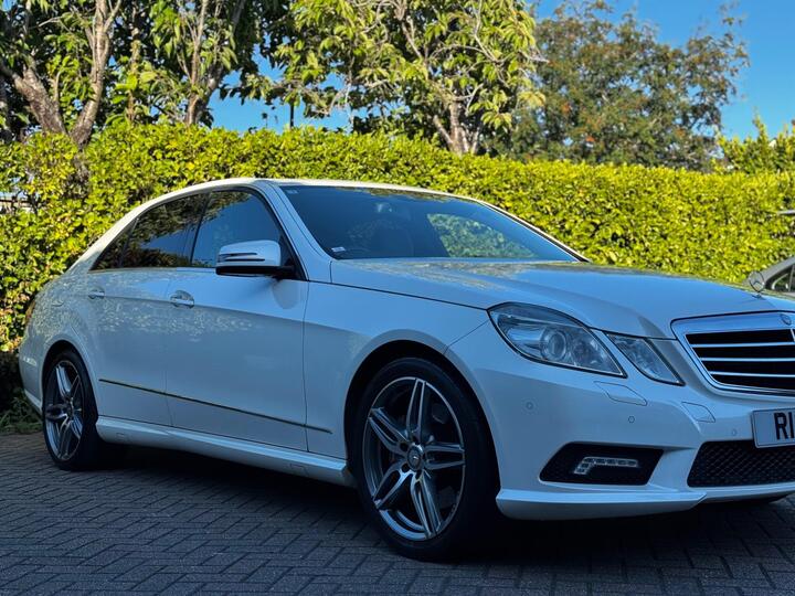 Mercedes-Benz E Class 5.5 E500 Avantgarde 4dr