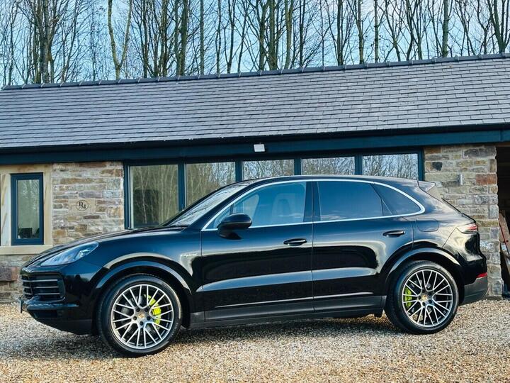 Porsche CAYENNE 3.0 V6 E-Hybrid 17.9kWh TiptronicS 4WD Euro 6 (s/s) 5dr (3.6kW Charger)