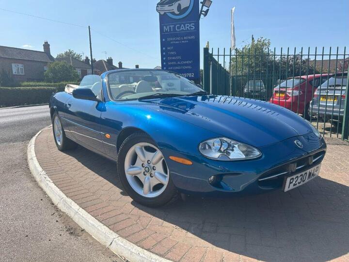 Jaguar Xk8 4.0 2dr