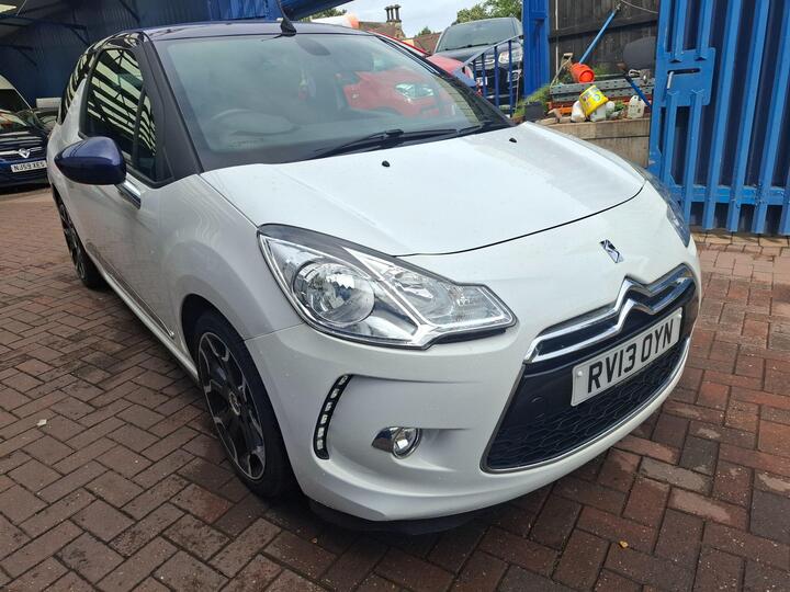 Citroen DS3 Cabrio 1.6 VTi DStyle Plus Euro 5 2dr Citroen DS3 Cabrio 1.6 VTi DStyle Plus Euro 5 2dr