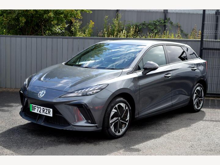 MG MG4 64kWh SE Long Range Auto 5dr