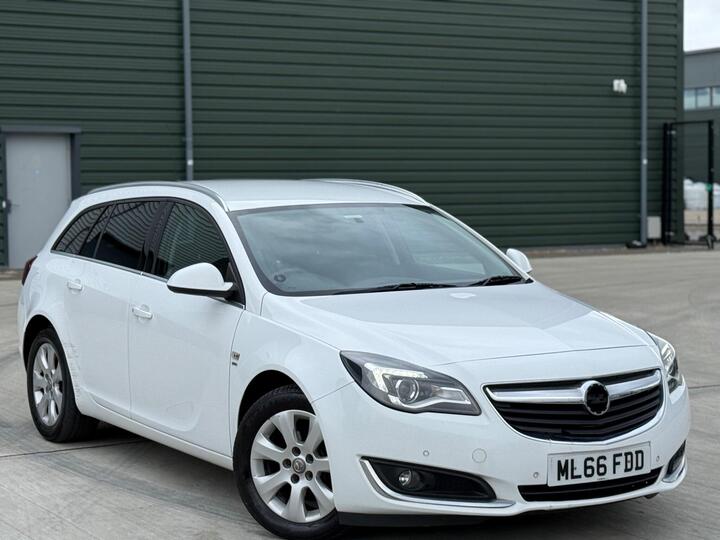 Vauxhall Insignia 1.6 CDTi EcoFLEX SRi Sports Tourer Euro 6 (s/s) 5dr Vauxhall Insignia 1.6 CDTi EcoFLEX SRi Sports Tourer Euro 6 (s/s) 5dr