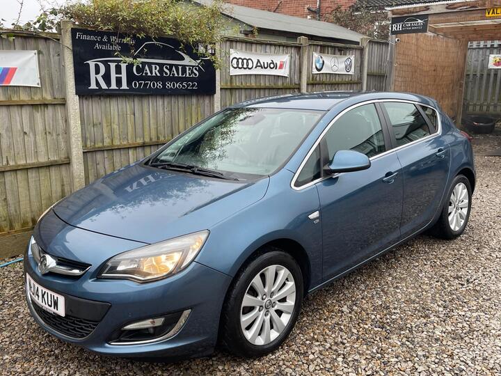 Vauxhall Astra 2.0 CDTi EcoFLEX Elite Euro 5 (s/s) 5dr Vauxhall Astra 2.0 CDTi EcoFLEX Elite Euro 5 (s/s) 5dr