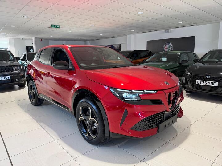 Alfa Romeo Junior 1.2 MHEV Ibrida Intensa E-DCT Euro 6 (s/s) 5dr Alfa Romeo Junior 1.2 MHEV Ibrida Intensa E-DCT Euro 6 (s/s) 5dr