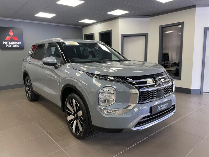 Mitsubishi Outlander 2.4 22.7kWh Nativa CVT 4WD Euro 6 (s/s) 5dr