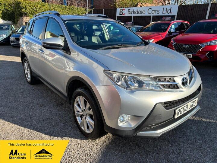 Toyota RAV4 2.2 D-CAT Invincible Auto 4WD Euro 5 5dr