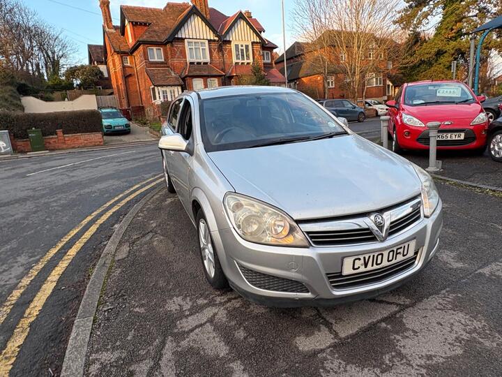 Vauxhall Astra 1.4i 16v Club 5dr Vauxhall Astra 1.4i 16v Club 5dr