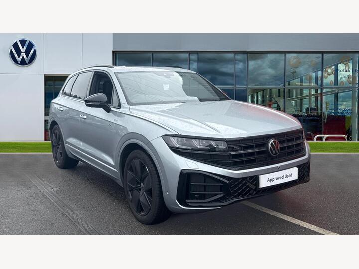 Volkswagen Touareg 3.0 TDI V6 Black Edition Tiptronic 4Motion Euro 6 (s/s) 5dr Volkswagen Touareg 3.0 TDI V6 Black Edition Tiptronic 4Motion Euro 6 (s/s) 5dr