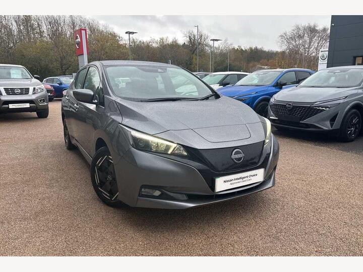 Nissan Leaf 39kWh Acenta Auto 5dr Nissan Leaf 39kWh Acenta Auto 5dr