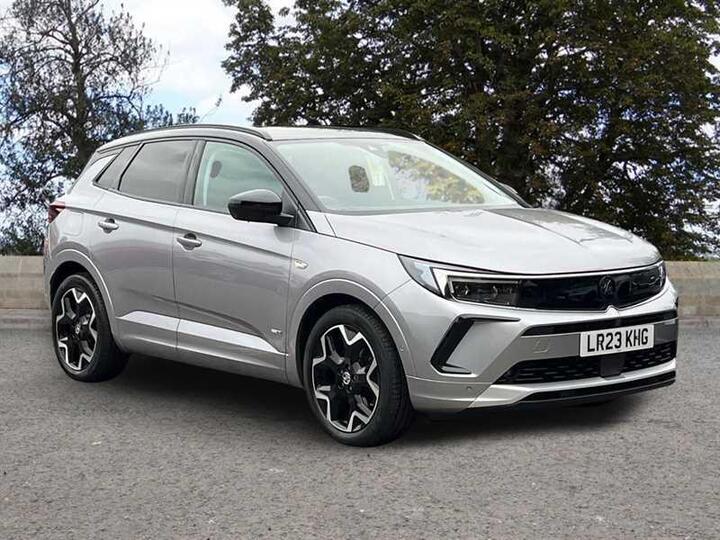 Vauxhall Grandland 1.6 14.2kWh Ultimate Auto Euro 6 (s/s) 5dr