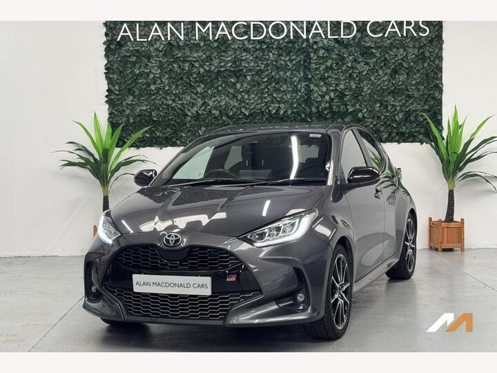 Toyota Yaris 1.5 VVT-h GR SPORT E-CVT Euro 6 (s/s) 5dr