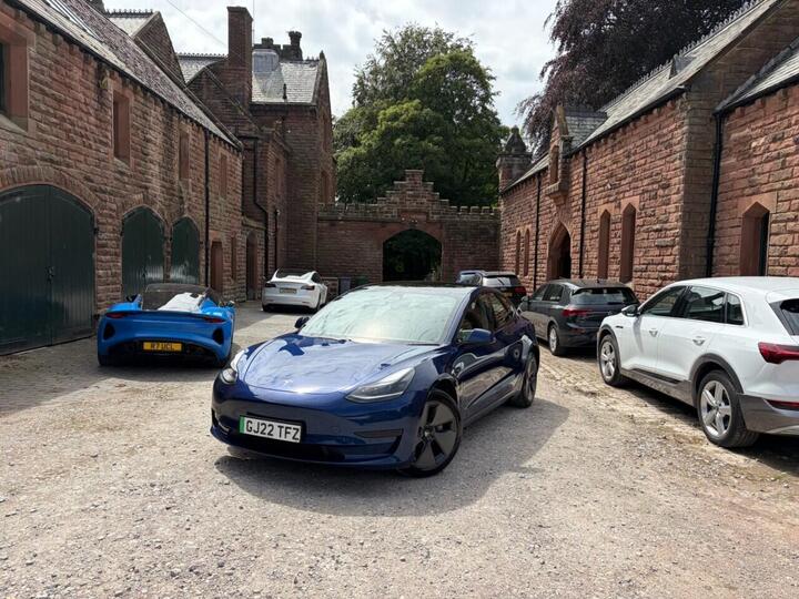 Tesla Model 3 Standard Range Plus Auto RWD 4dr
