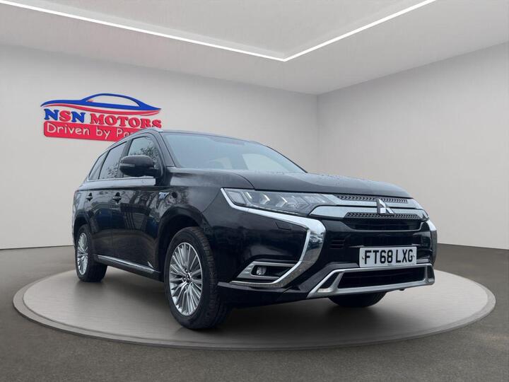 Mitsubishi OUTLANDER 2.4h TwinMotor 13.8kWh 4h CVT 4WD Euro 6 (s/s) 5dr Mitsubishi OUTLANDER 2.4h TwinMotor 13.8kWh 4h CVT 4WD Euro 6 (s/s) 5dr