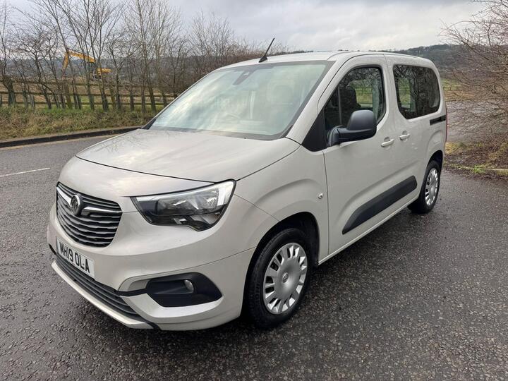 Vauxhall Combo Life 1.5 Turbo D BlueInjection Design Auto Euro 6 (s/s) 5dr