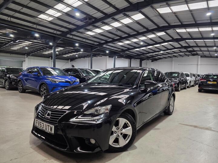 Lexus IS 2.5 300h SE E-CVT Euro 5 (s/s) 4dr