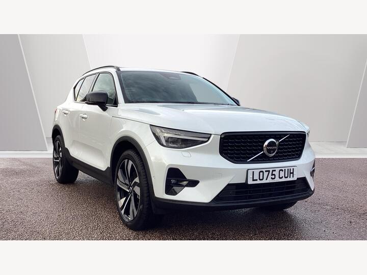 Volvo XC40 2.0 B3 MHEV Ultra Dark DCT Auto Euro 6 (s/s) 5dr