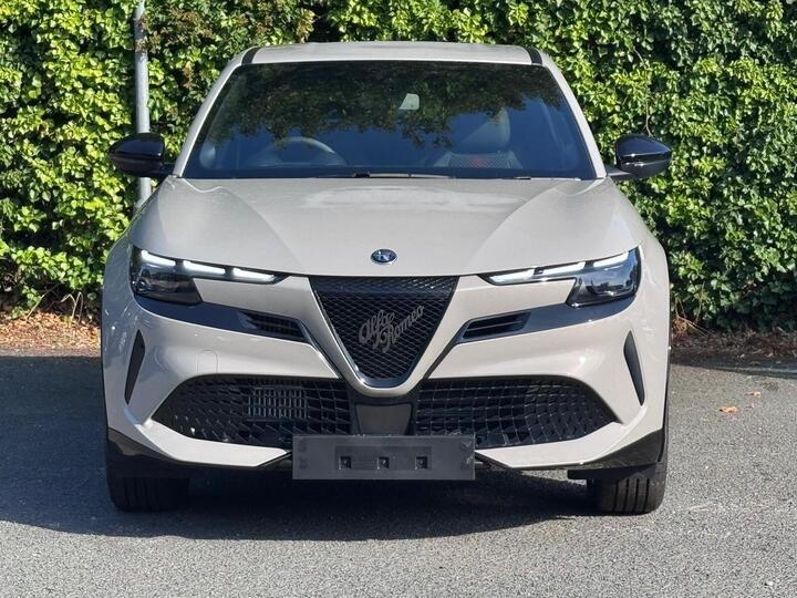 Alfa Romeo Junior 1.2 MHEV Ibrida E-DCT Euro 6 (s/s) 5dr