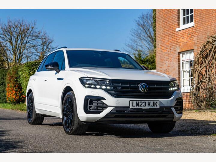 Volkswagen Touareg 3.0 TDI V6 Black Edition Tiptronic 4Motion Euro 6 (s/s) 5dr
