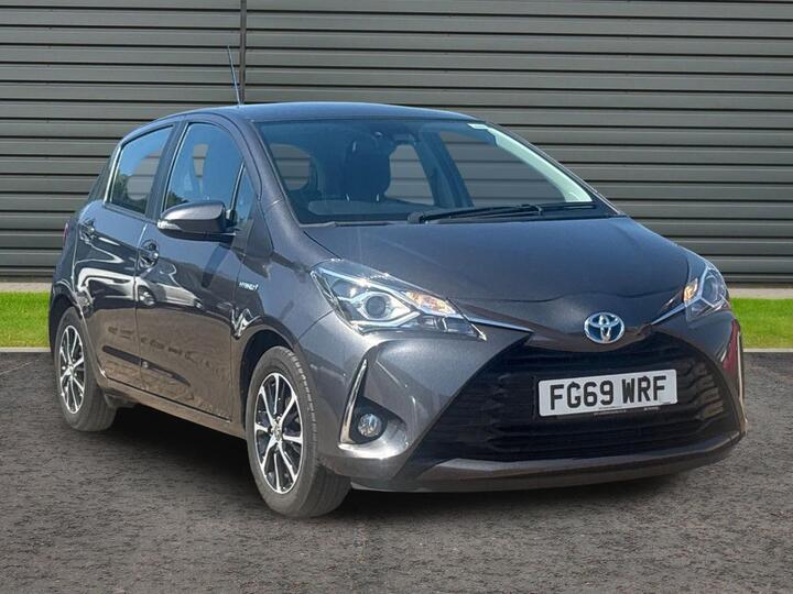 Toyota Yaris 1.5 VVT-h Icon Tech E-CVT Euro 6 (s/s) 5dr