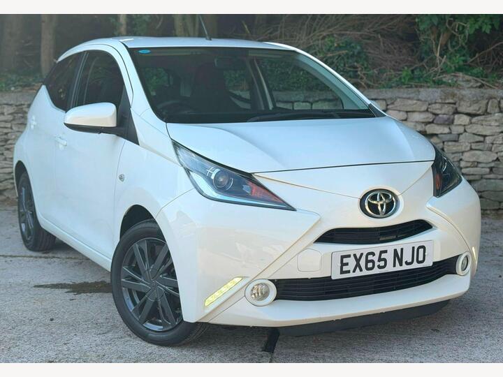 Toyota AYGO 1.0 VVT-i X-pression X-wave Euro 5 5dr Euro 5
