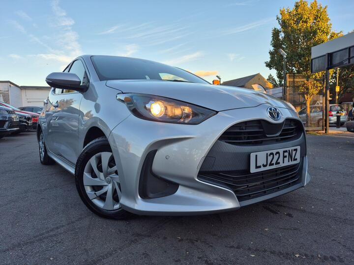 Toyota Yaris 1.5 VVT-h Design E-CVT Euro 6 (s/s) 5dr