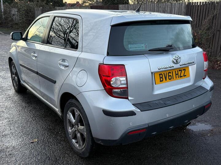 Toyota Urban Cruiser 1.33 Dual VVT-i Euro 4 (s/s) 5dr Toyota Urban Cruiser 1.33 Dual VVT-i Euro 4 (s/s) 5dr