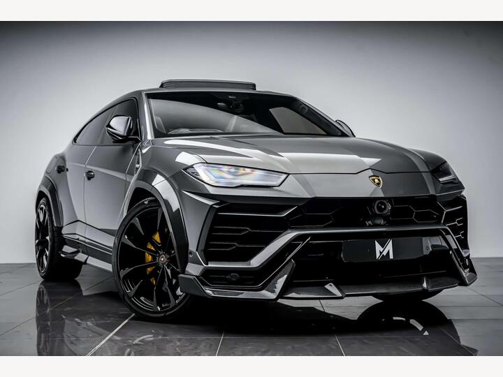 Lamborghini URUS N/A Lamborghini URUS N/A
