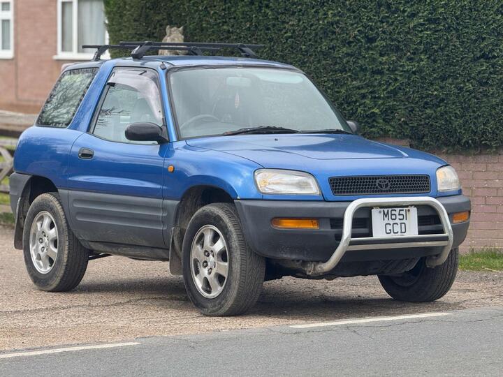 Toyota RAV4 2.0 16v GX SUV 3dr Petrol Automatic 4WD (229 G/km, 126 Bhp)